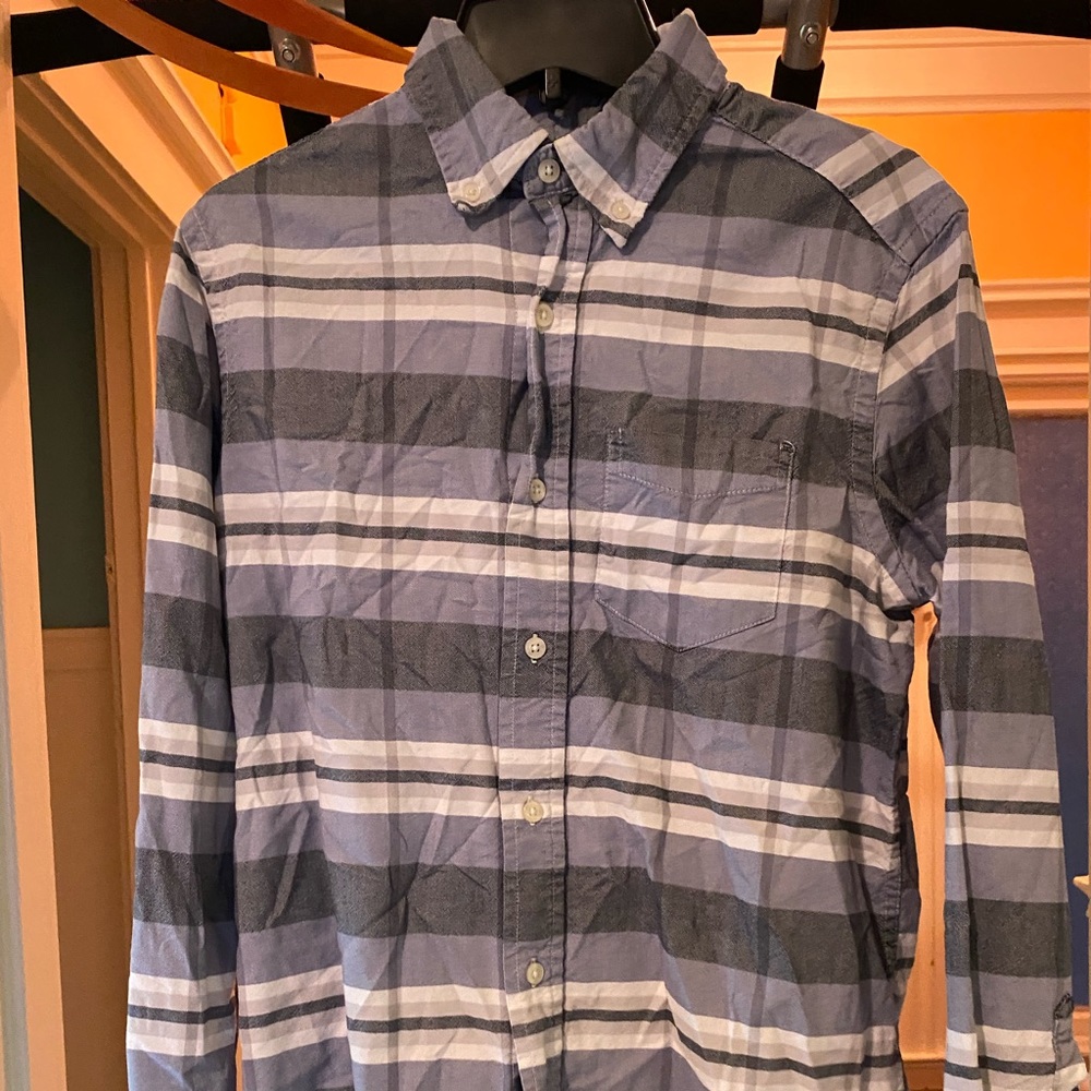 Gap Classic Fit Long Sleeve Button Down Shirt